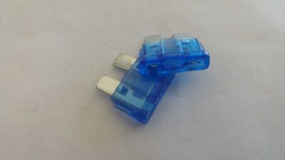 Fusibile bilama 15 amp. azzurro